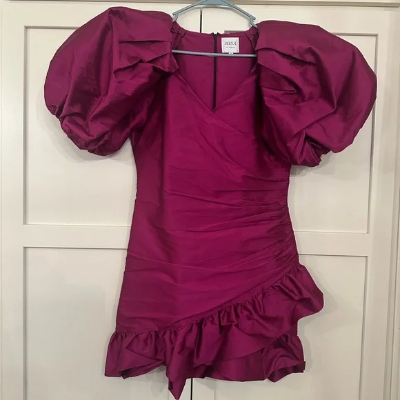Sybil Dress in Magenta
MISA Los Angeles
Size Mediim - Picture 3 of 3